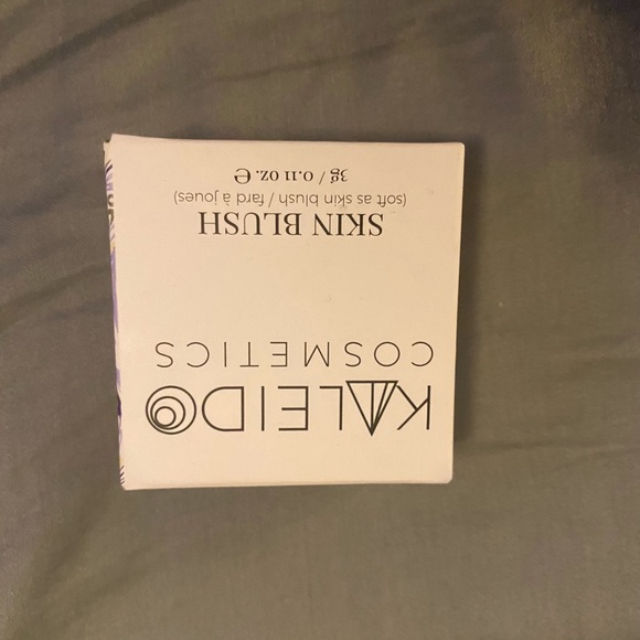 Kaleido Blush - Picture 2 of 5